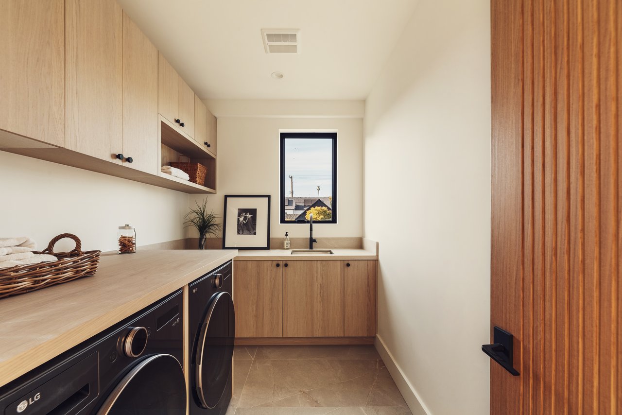 2115 Walnut Ave, Venice