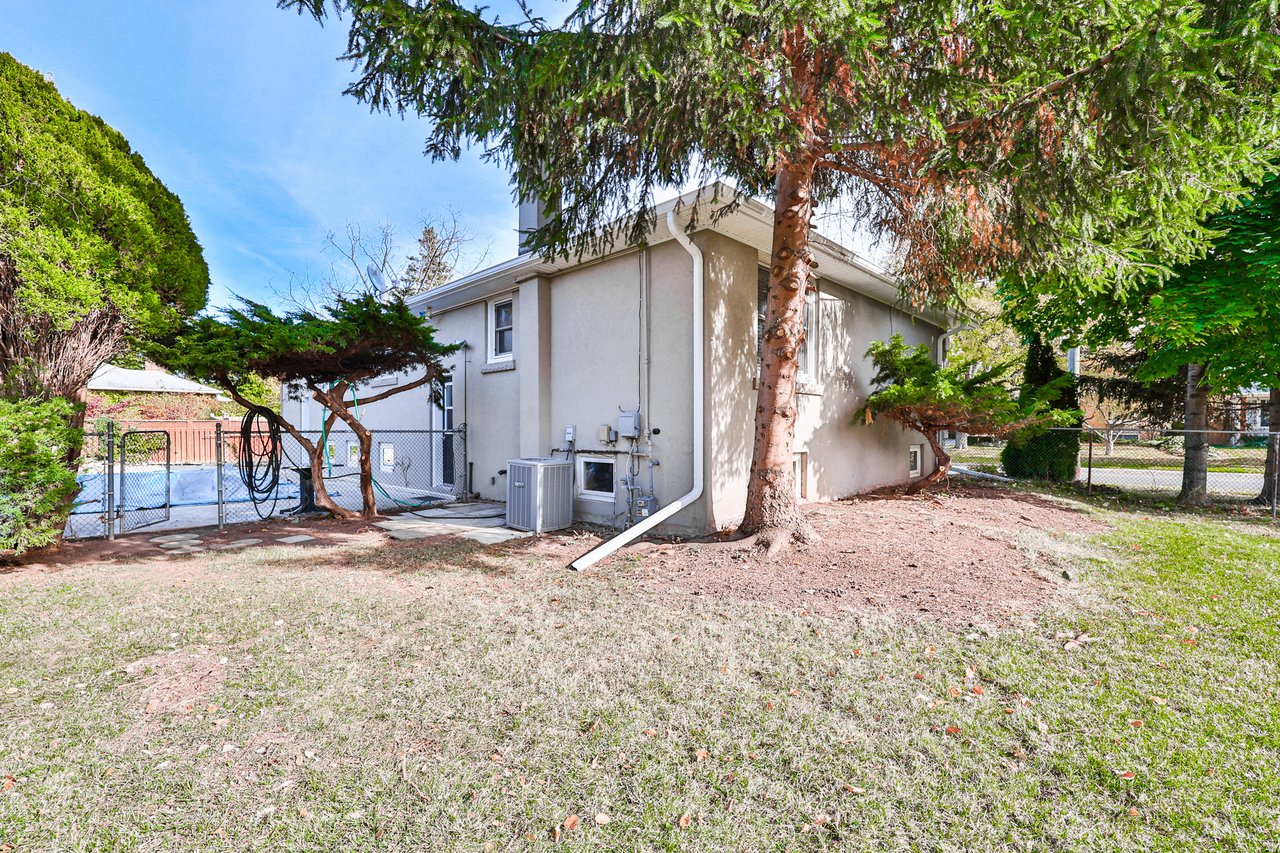 2063 Hixon Street, Oakville