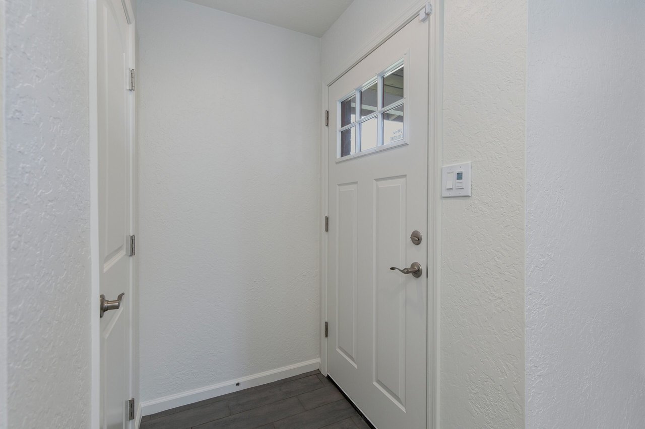 821 E Cavalier Dr.