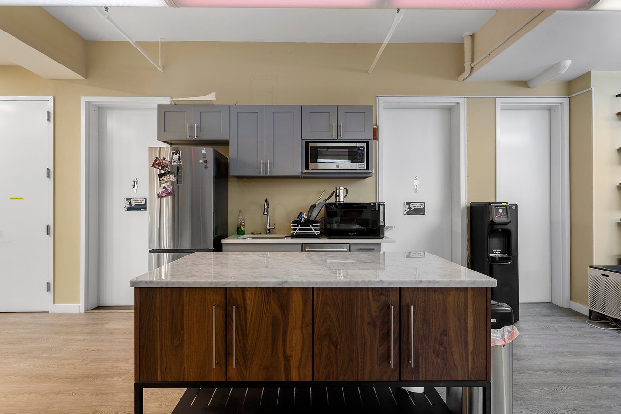 32 W 39th St