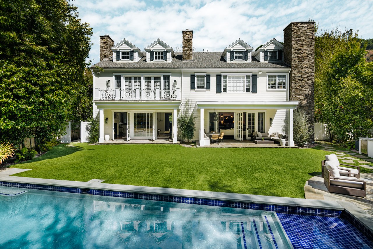 2435 Mandeville Canyon Rd 