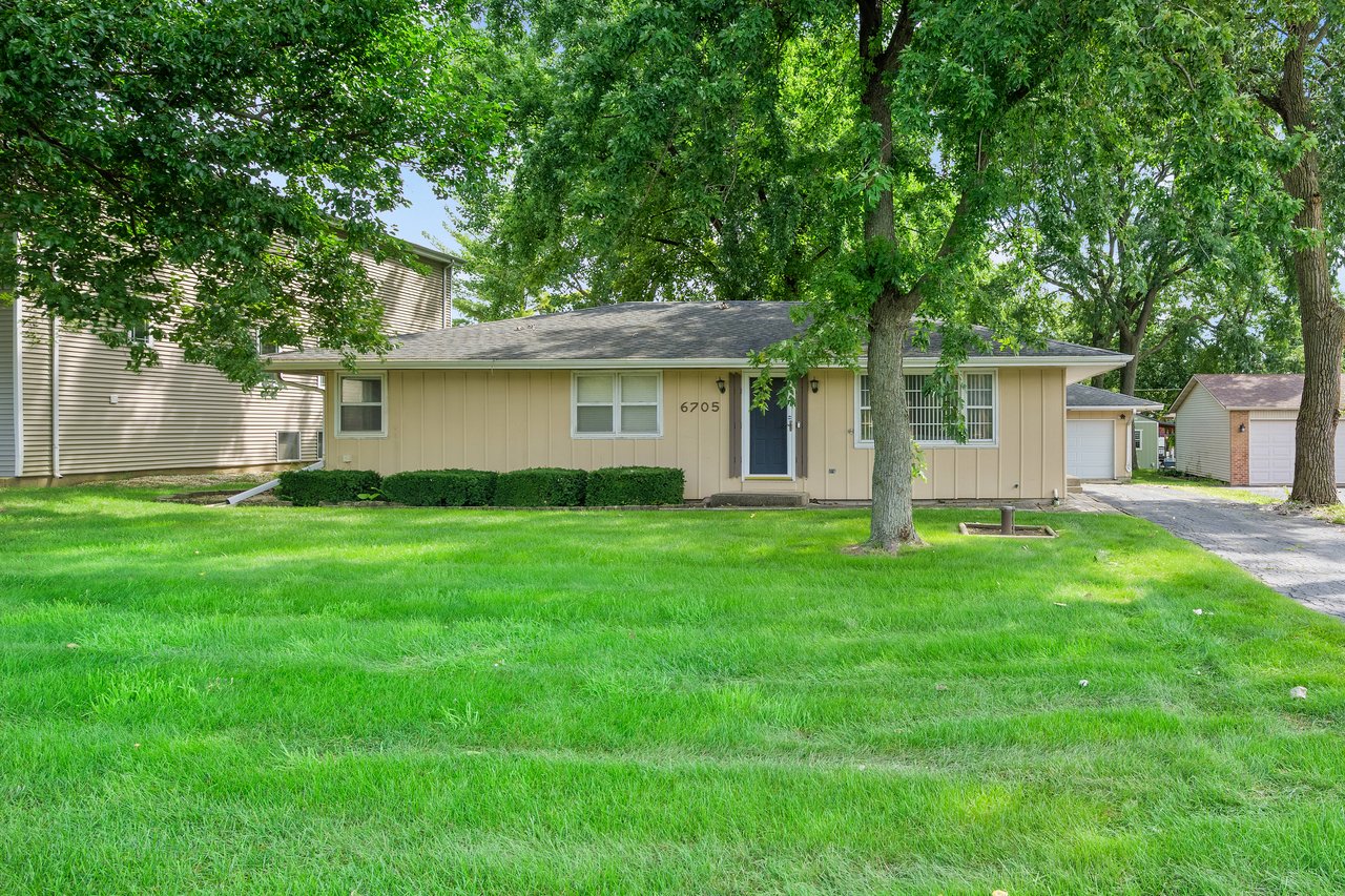 6705 Clarendon Hills Rd, Darien