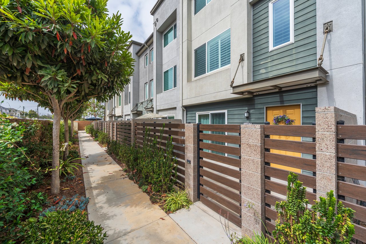 14418-5 Plum Lane