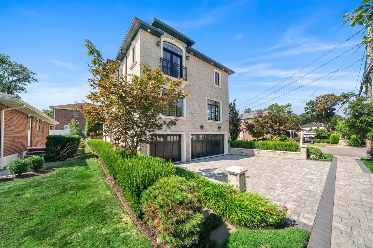 214 Forest Road
