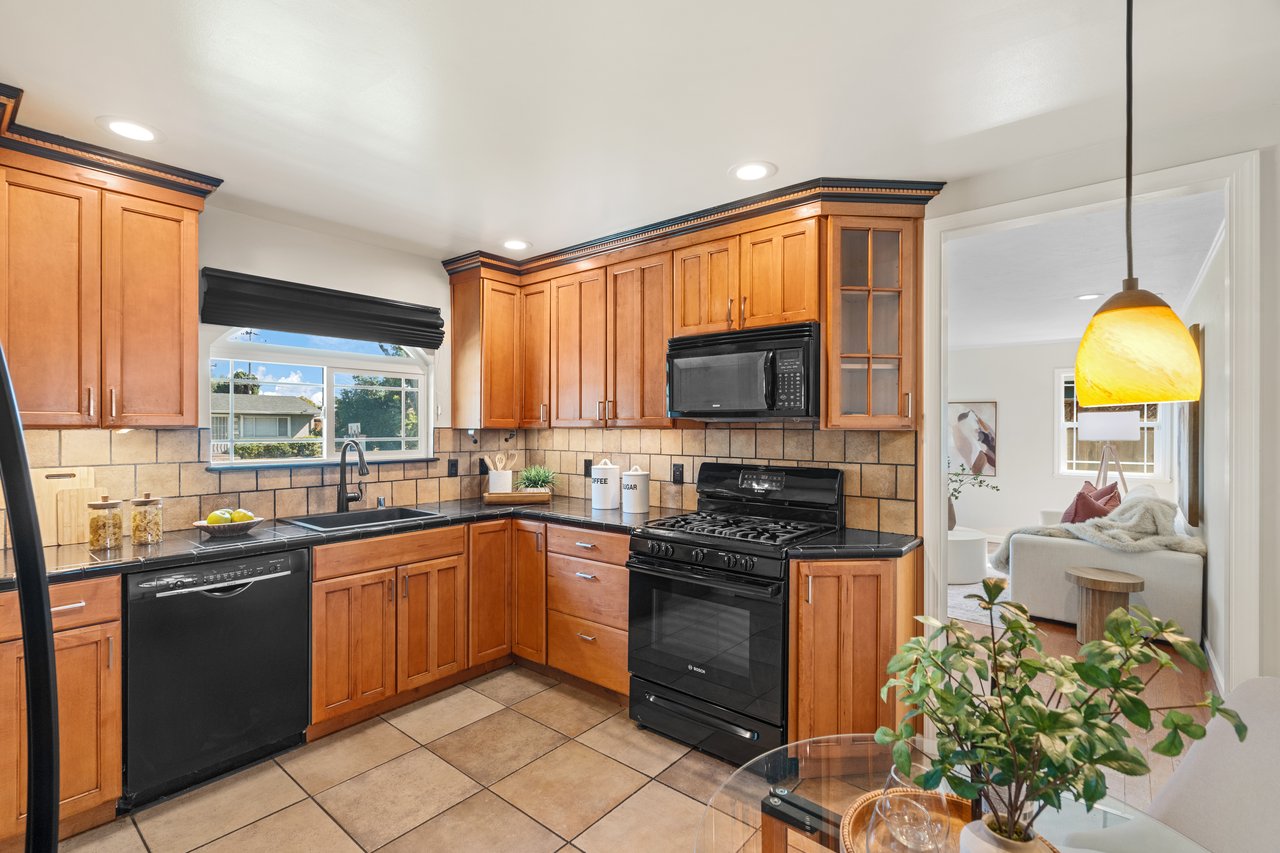2546 Amethyst Drive