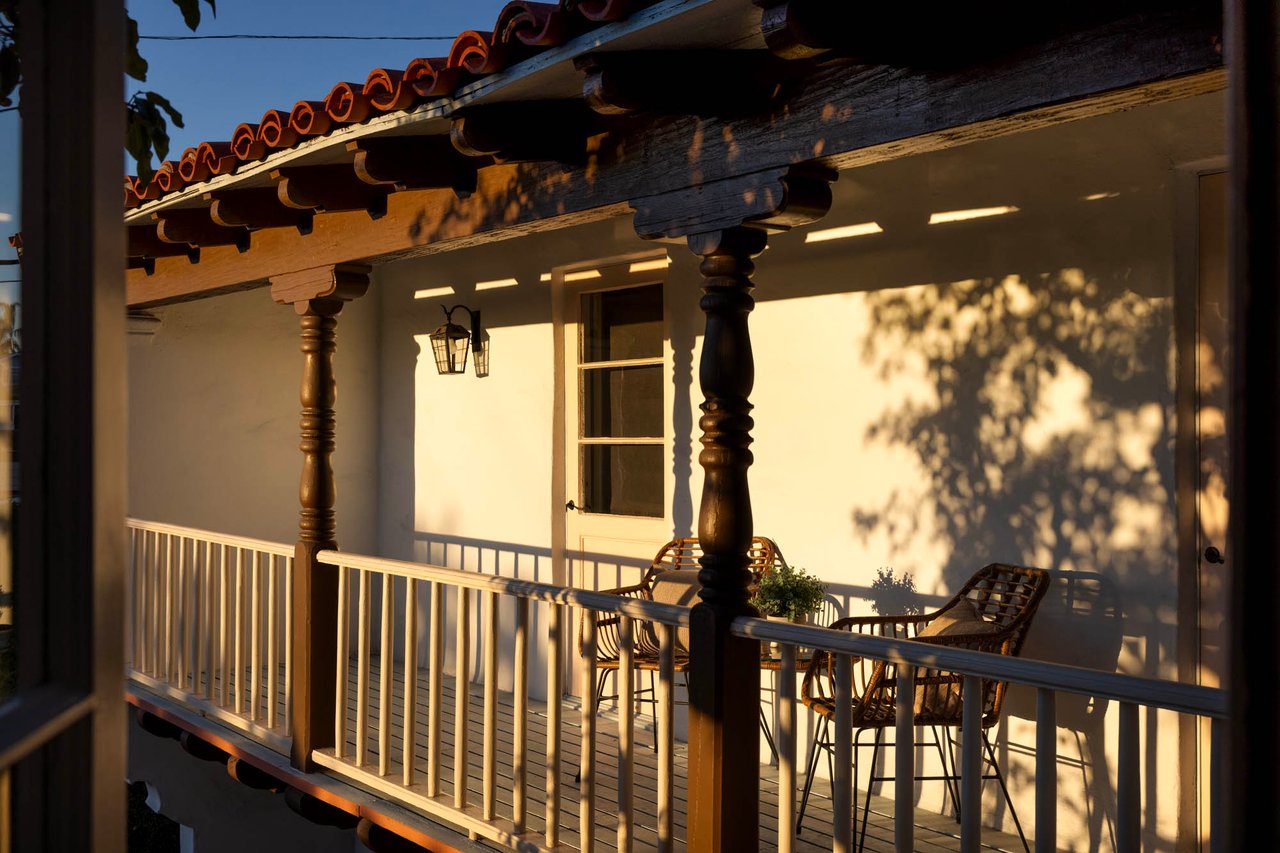 212 W Avenida Valencia