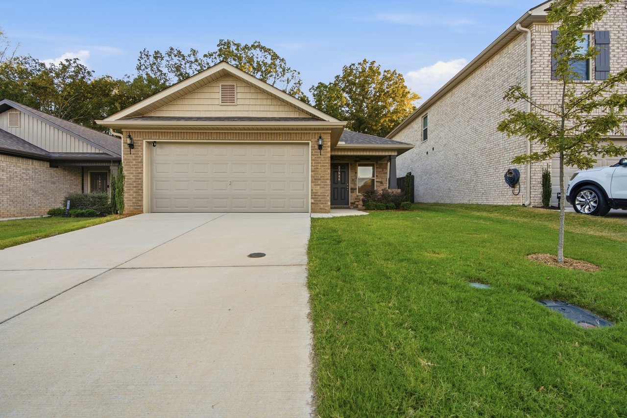 Modern Comfort Meets Unbeatable Location in Harvest!