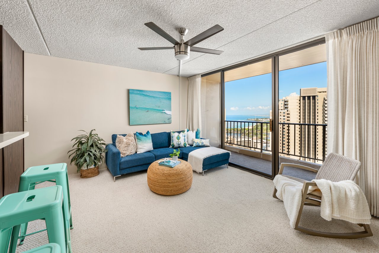 411 Hobron Lane #3606