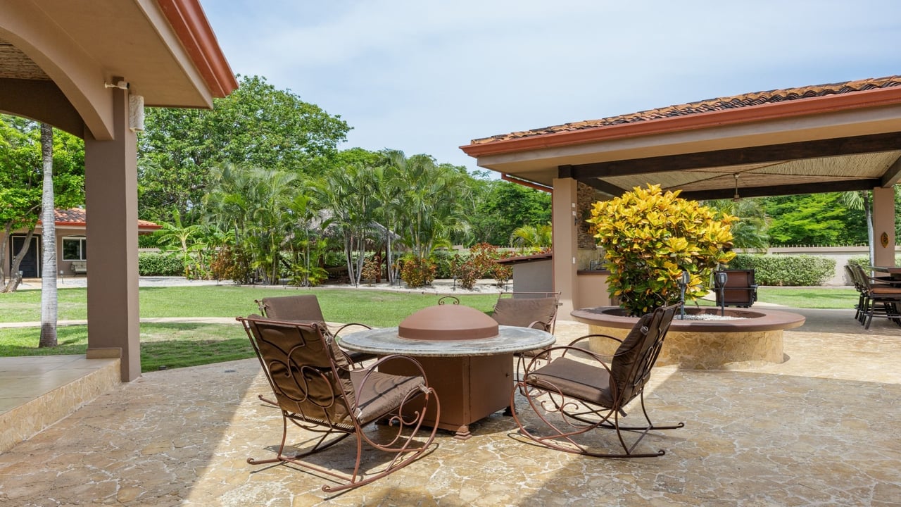 Exquisite Estate in Catalina Cove – Walk to the Beach, Live the Dream