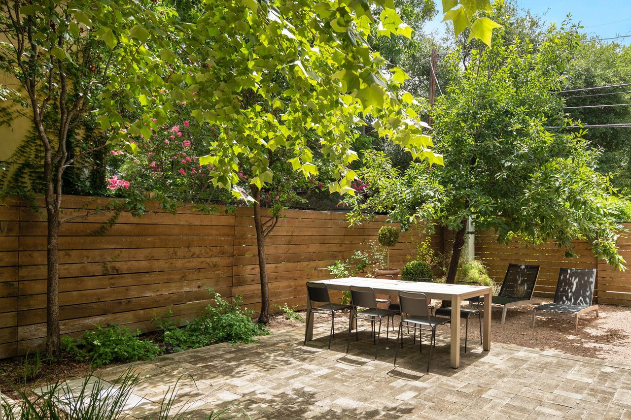 The Clarkesville Manor