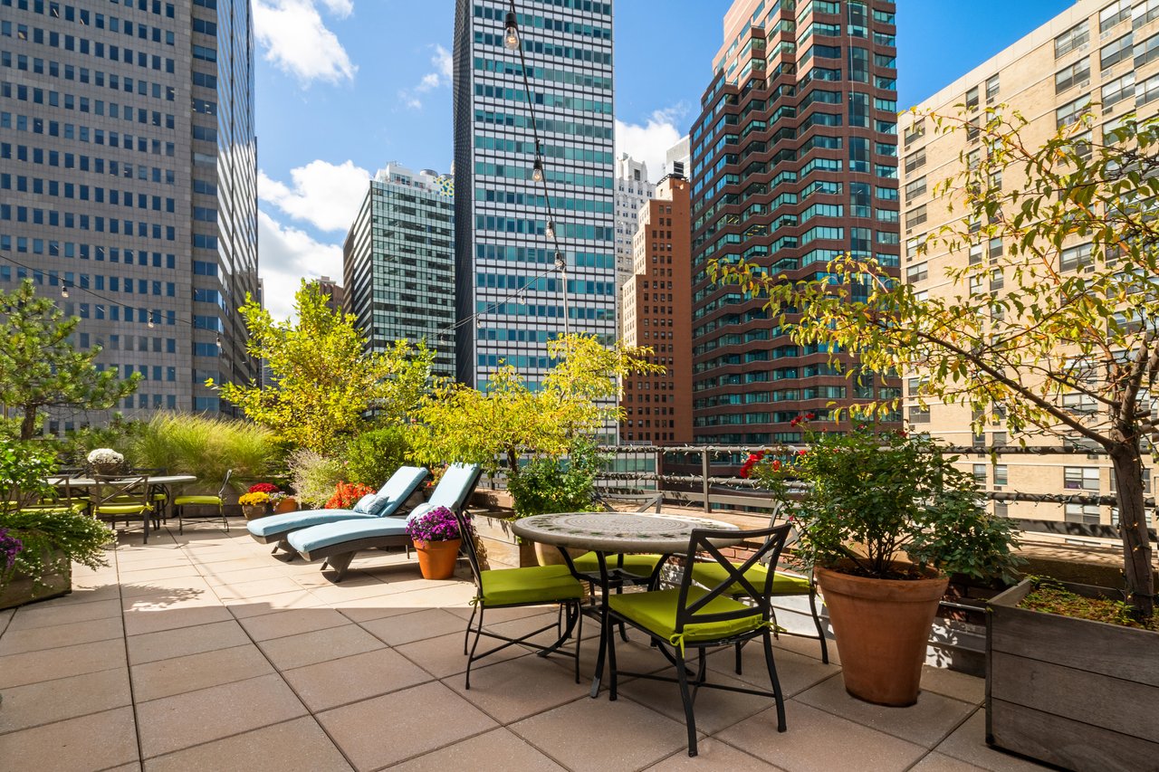 117 Beekman Street, PH7A