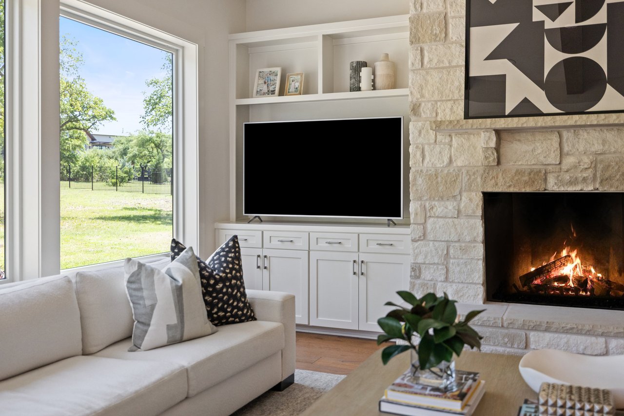 8325 Lakewood Ridge Cv