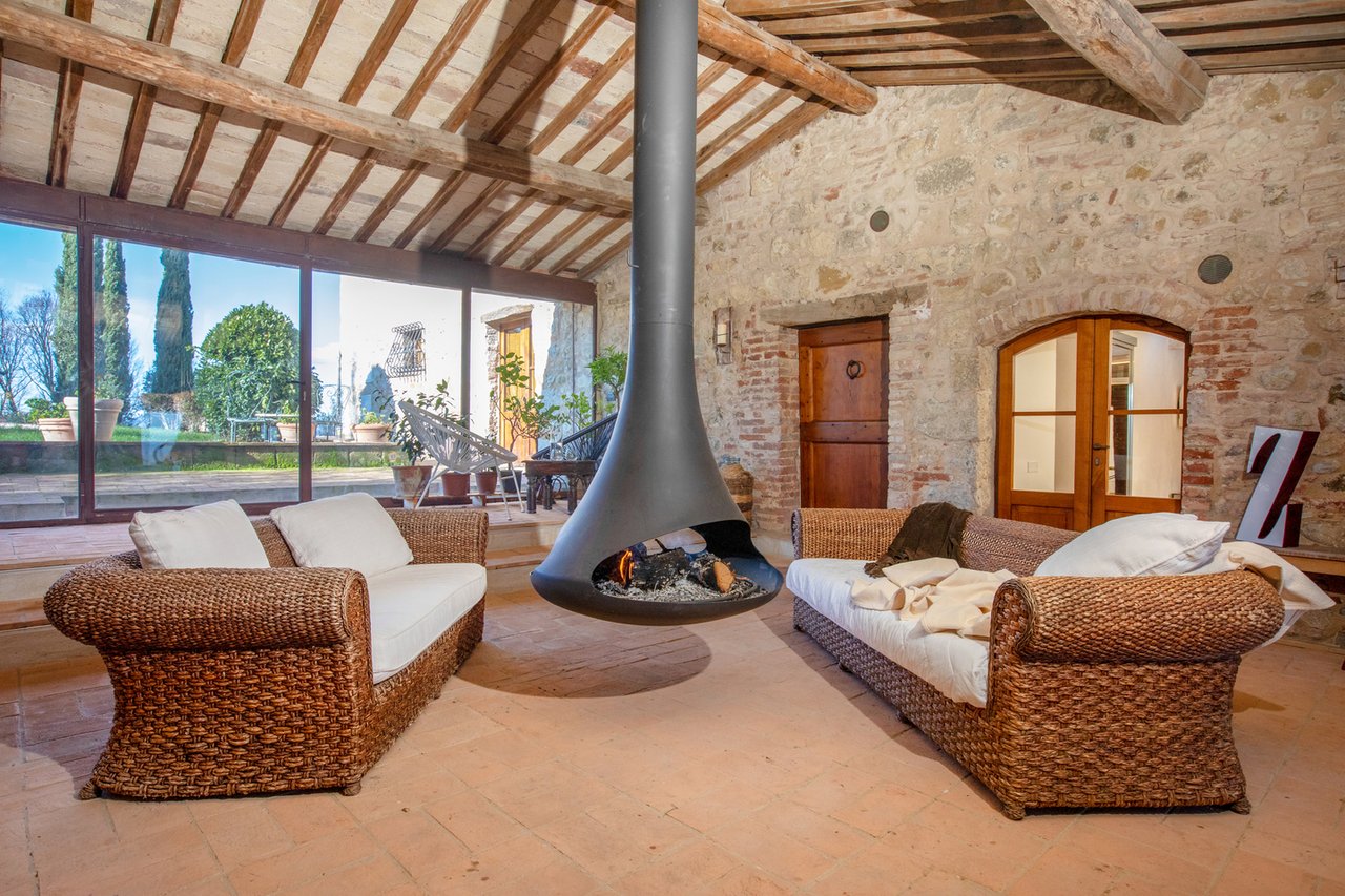 Country Luxury Home For Rent in Valdorcia