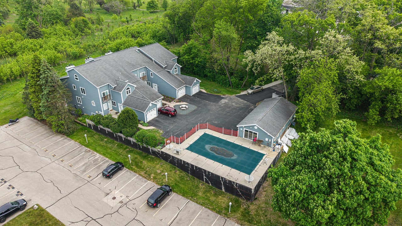 355 Havenwood Dr. Unit 8 Lake Geneva