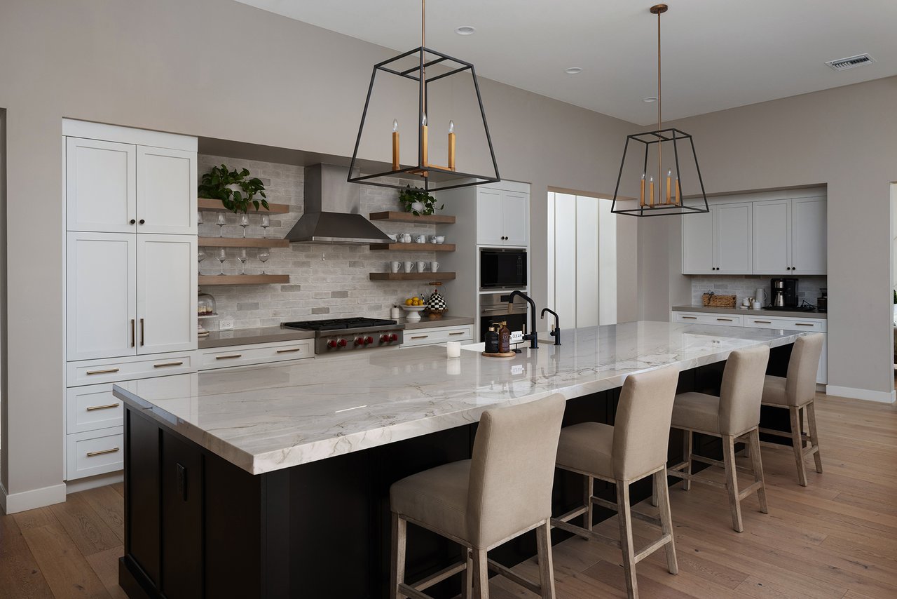 3405 E BLOOMFIELD Parkway