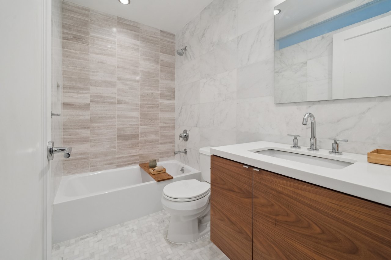 1515 Van Dyke Avenue