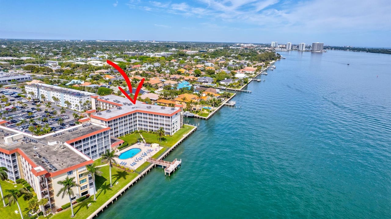 105 Paradise Harbour Boulevard #109