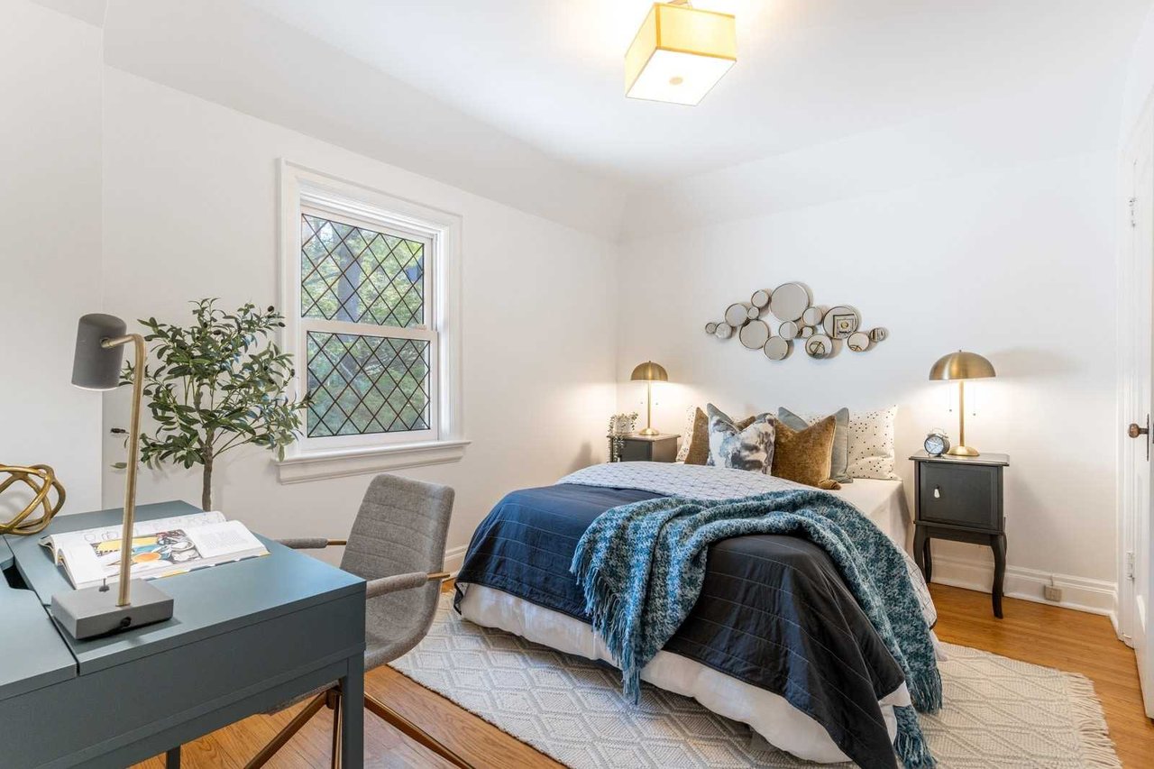 281 Glen Manor Dr E