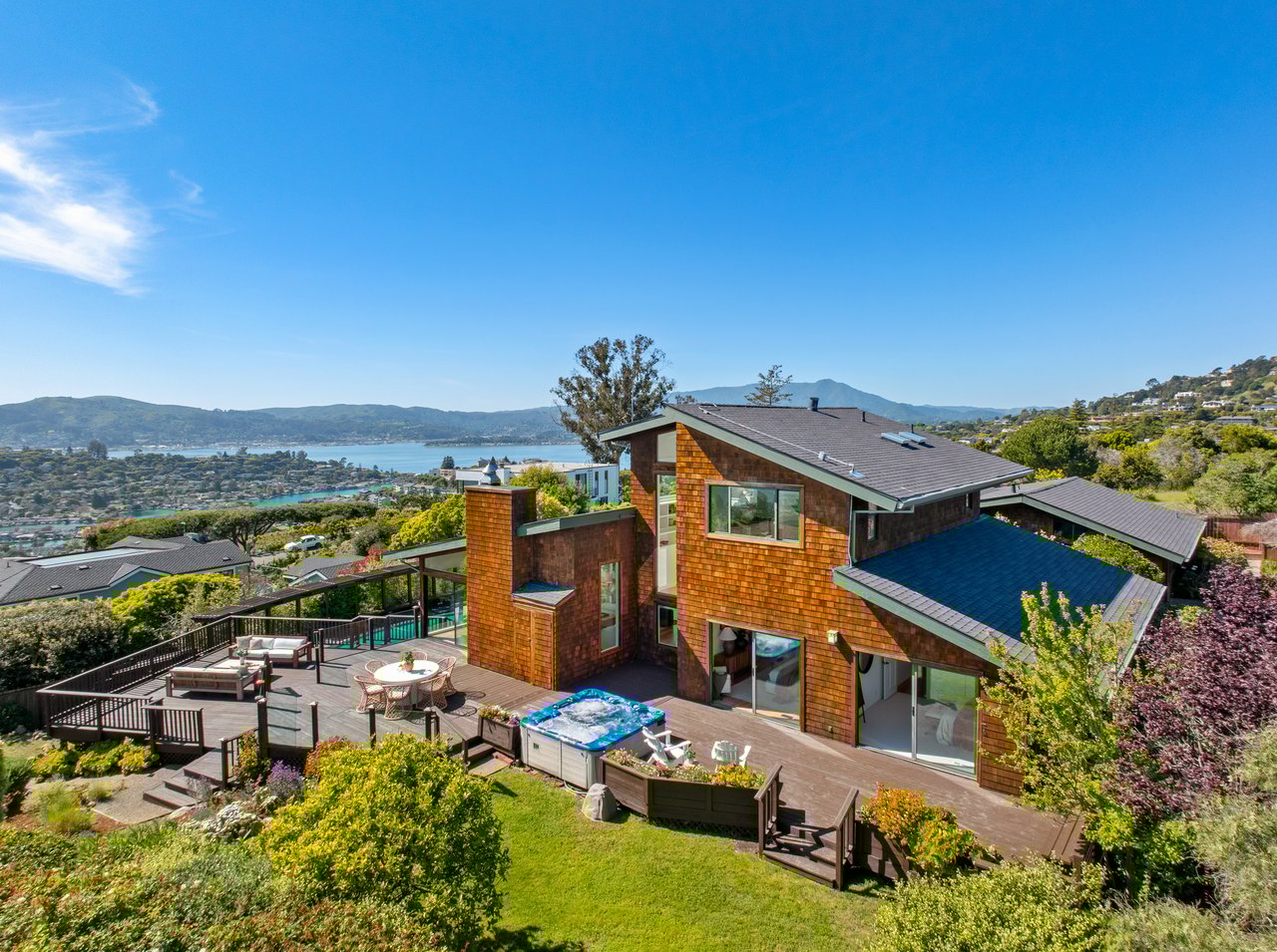 Sweeping Views of San Francisco and the Golden Gate Bridge