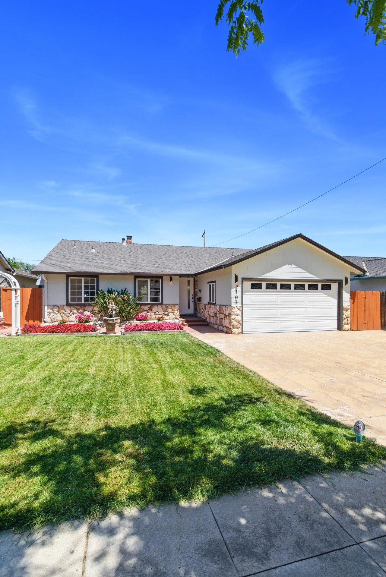 2101 Leon Drive