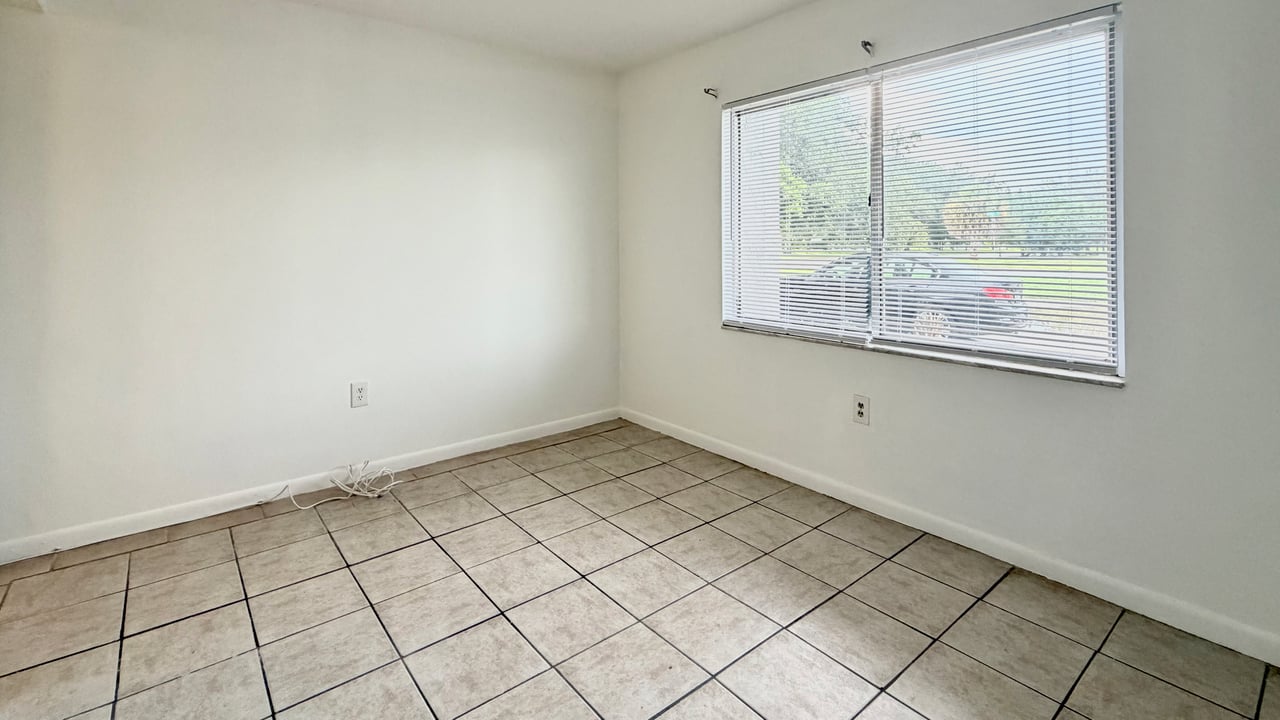 Spacious Ground-Floor Apartment for Lease in Winter Springs