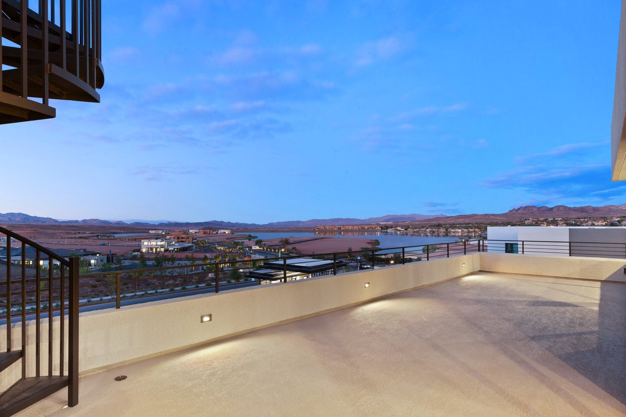 36 Rainbow Point Place