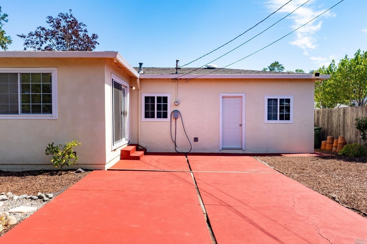 6 Boulevard Ct