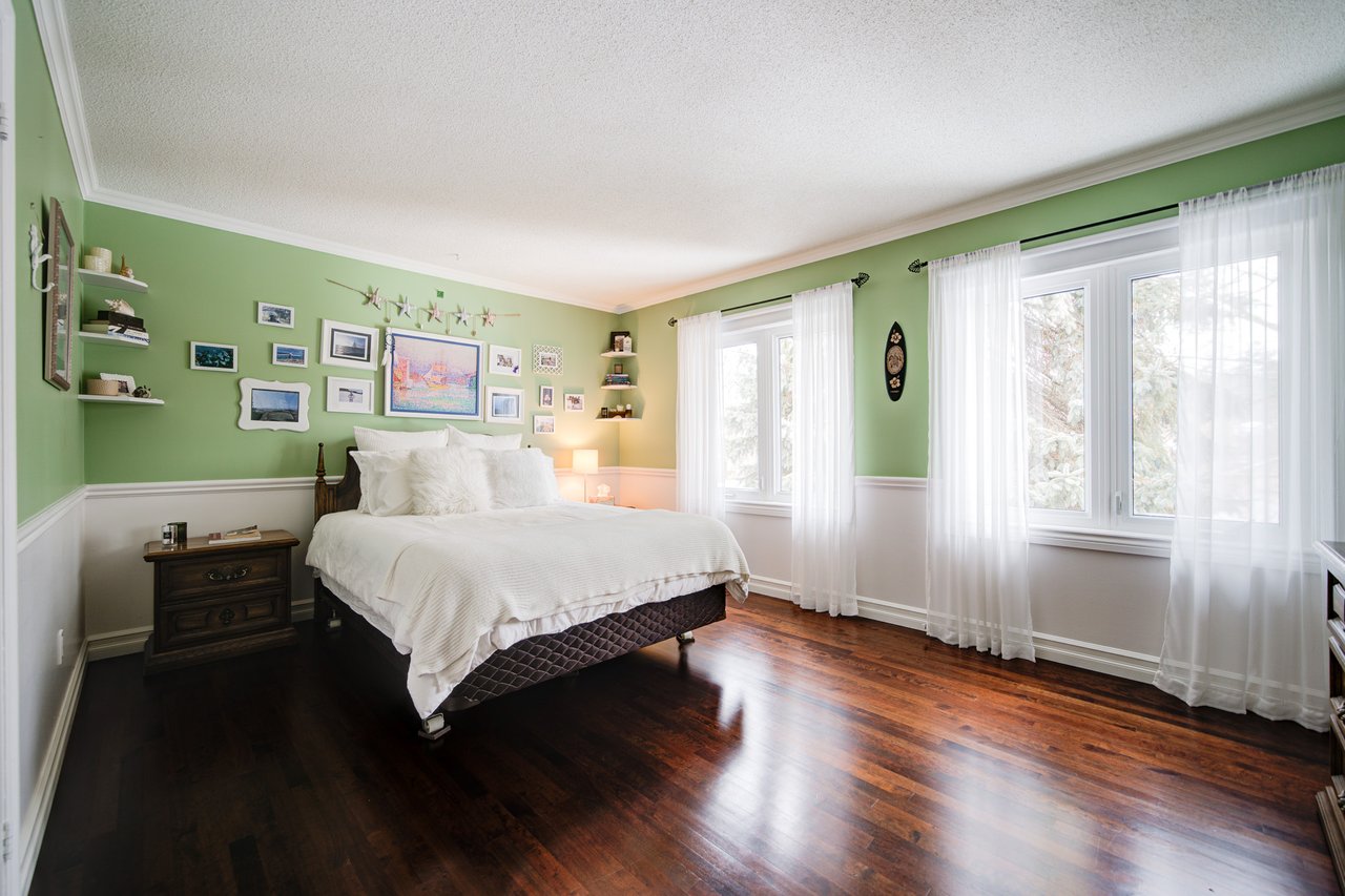 1296 Mapleridge Cres