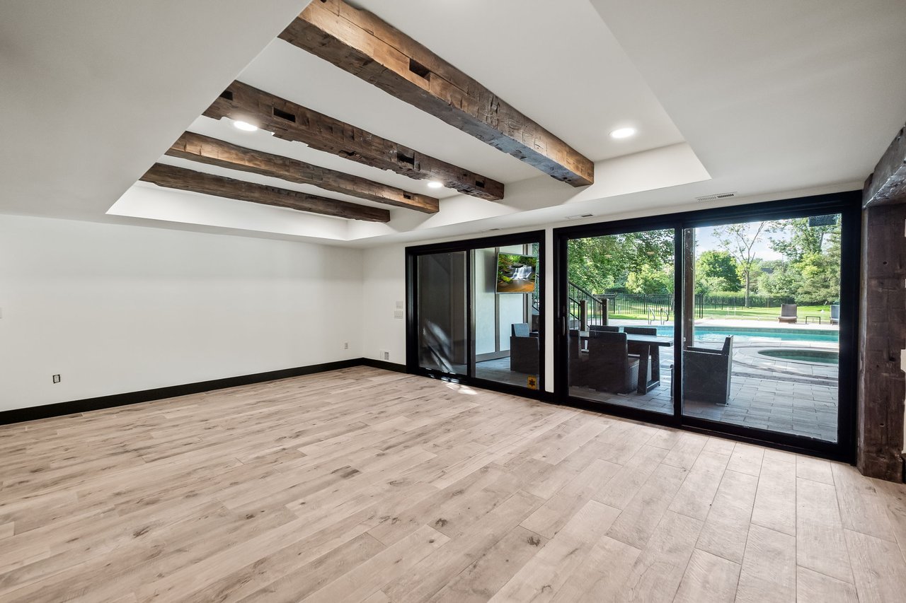 260 Woodwind Dr, Bloomfield Hills