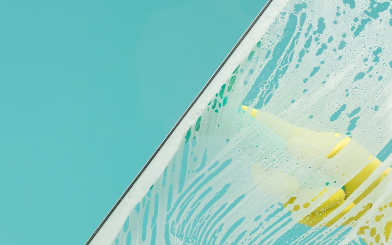 Simplify Your Life: The Art of Decluttering and Spring Cleaning