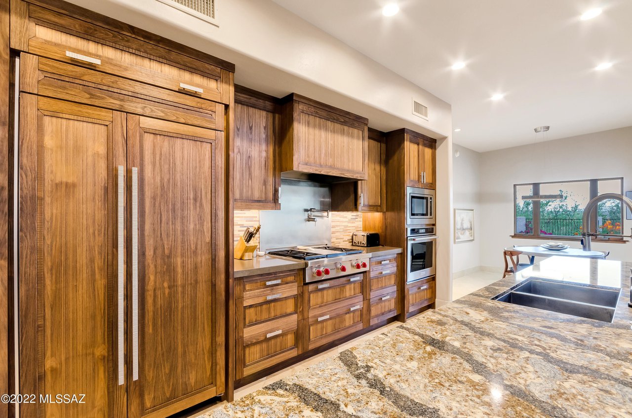 1931 E Buck Ridge Pl