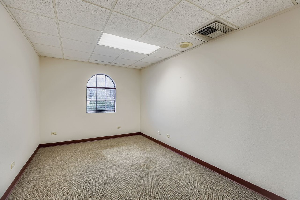 2060 Universal City Blvd