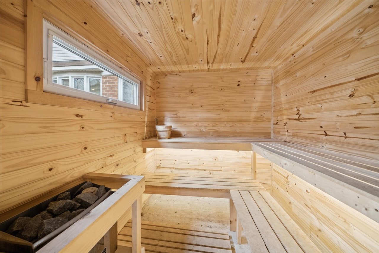 77 Fred Silvester rd