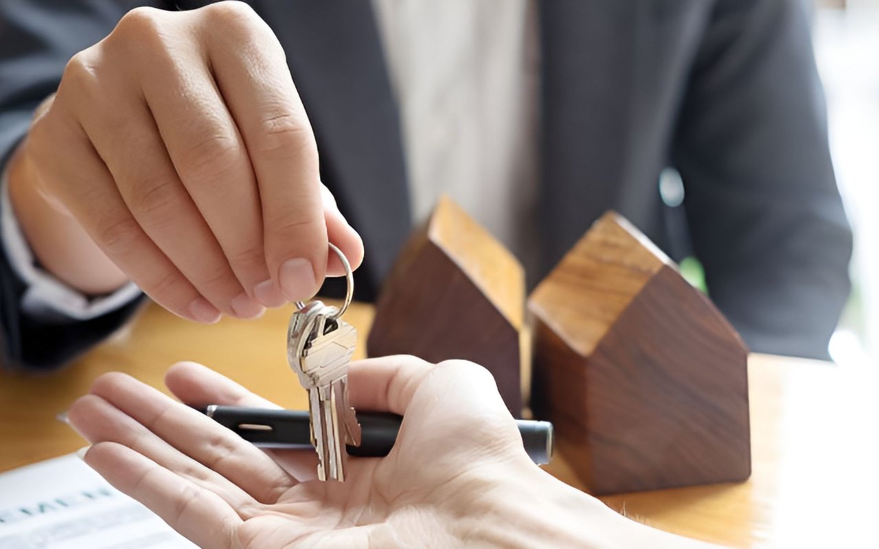 Becoming a Real Estate Agent: 5 Easy Steps