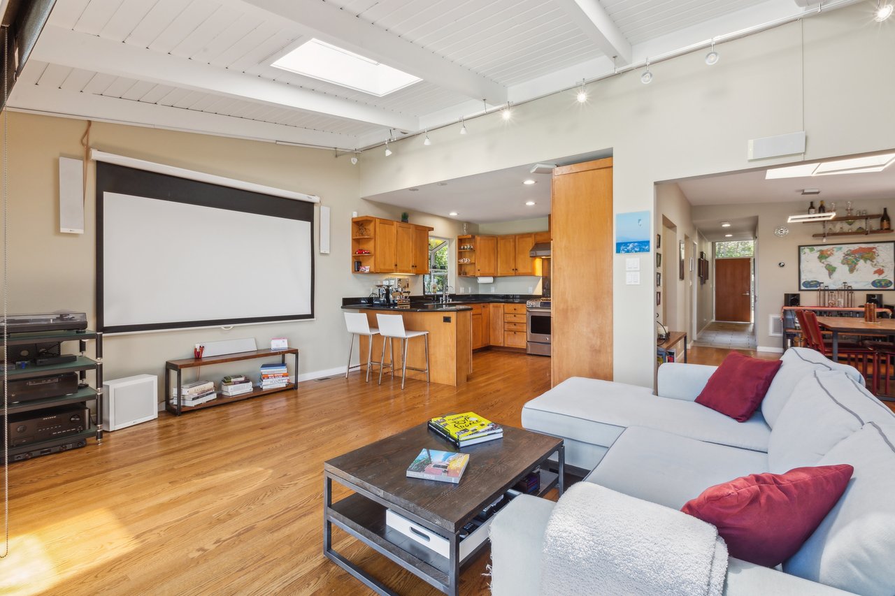 777 Bayview Way