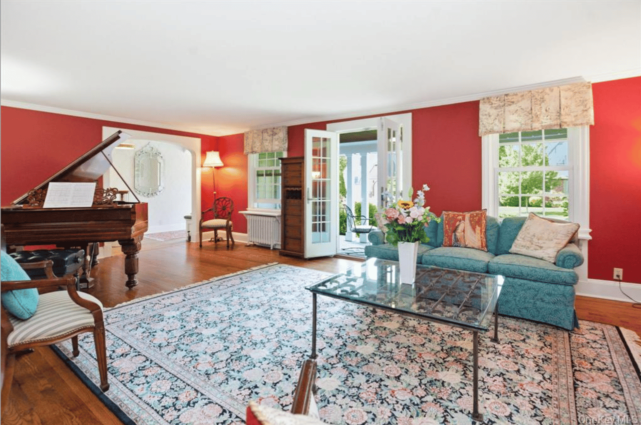 69 Tunstall Road, Scarsdale, New York 10583