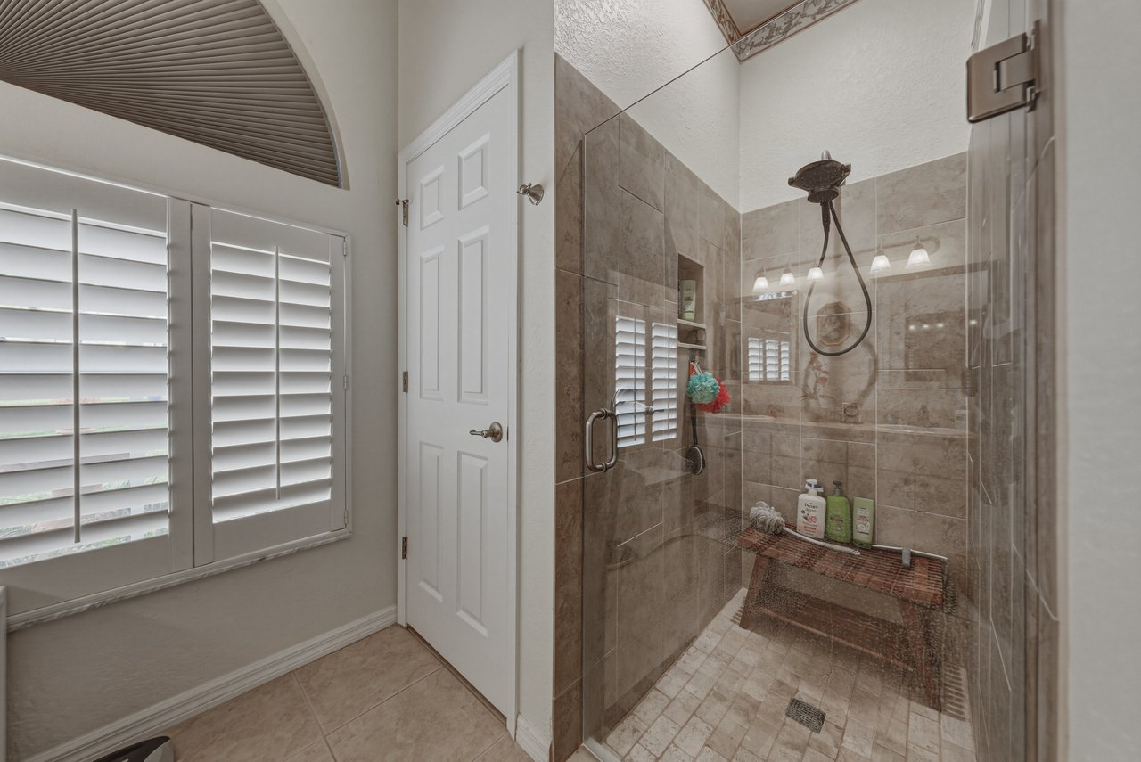 12215 WOODLANDS CIR