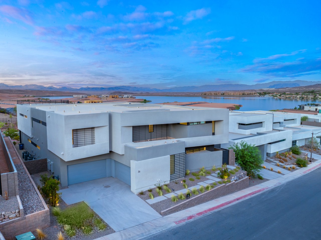 36 Rainbow Point Place