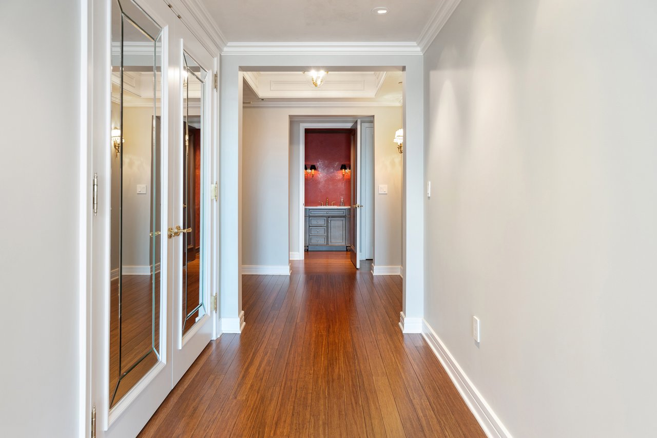 Glass-Walls and Panoramic Views