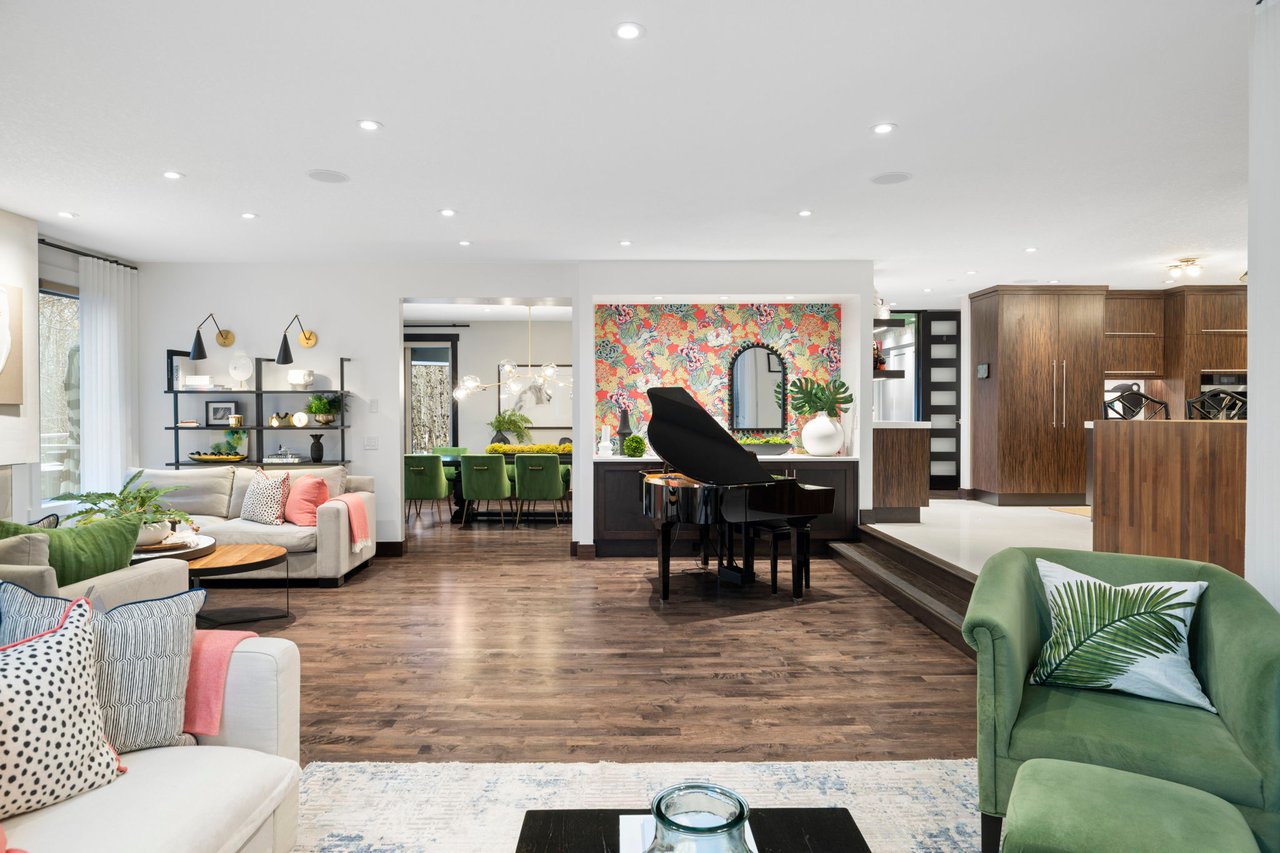 19 Bearspaw Ridge Crescent