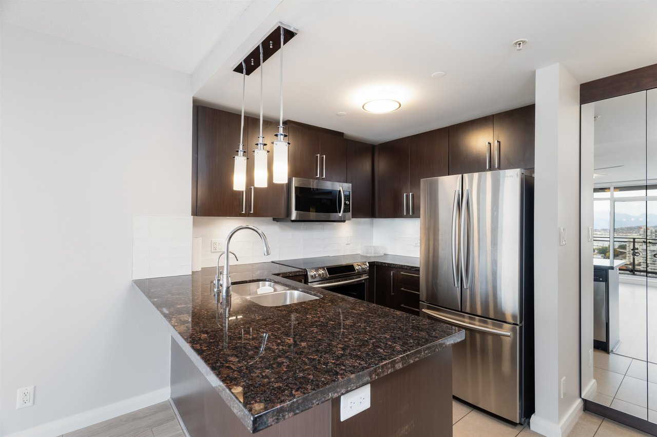 3505-888 Carnarvon St