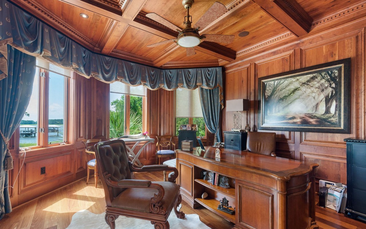For Sale – Homes with Office Spaces