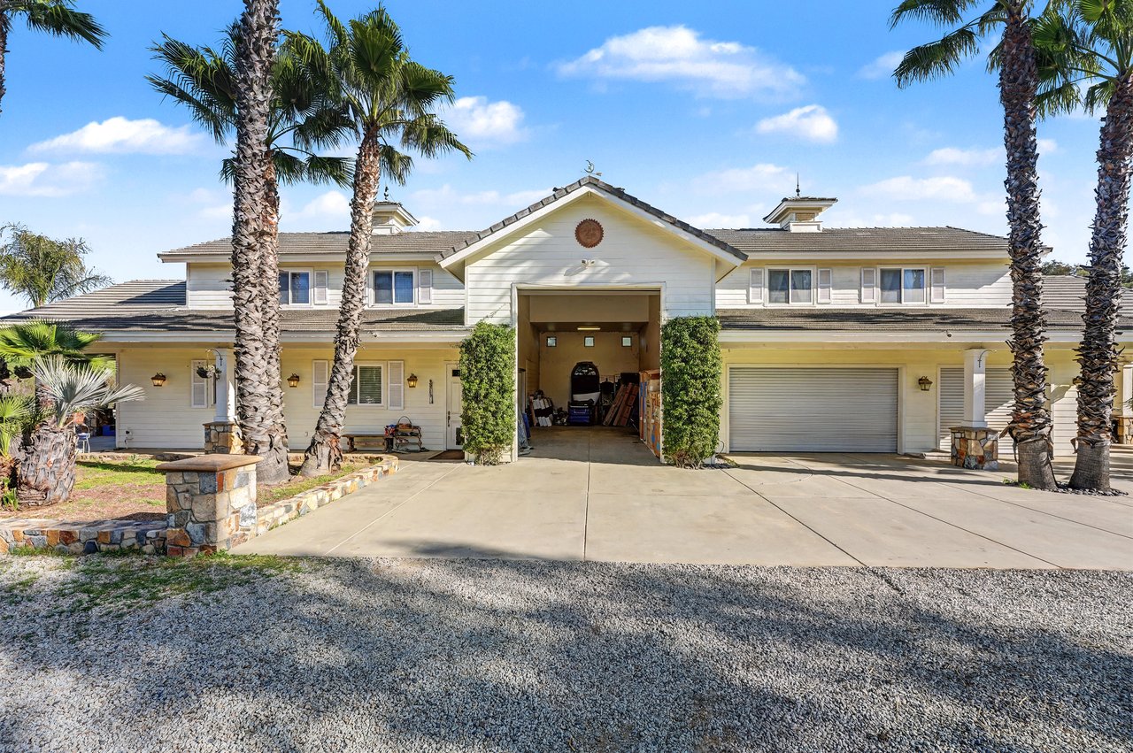 40801 Avenida La Cresta
