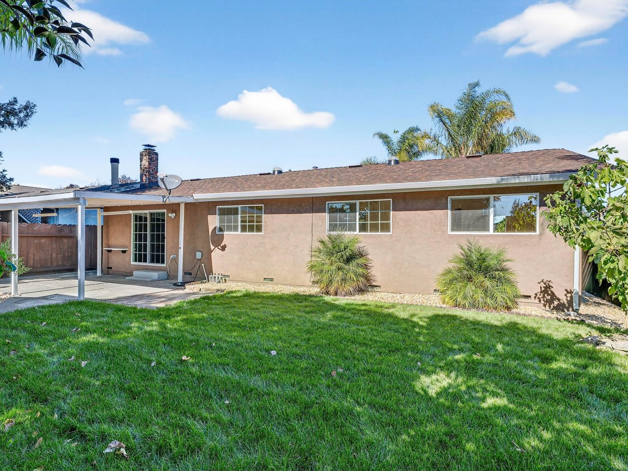 844 Cedarwood Ln