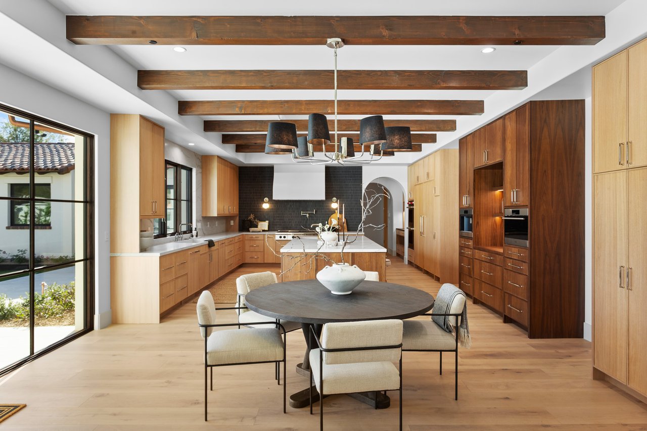 4605 E ROCKRIDGE Road