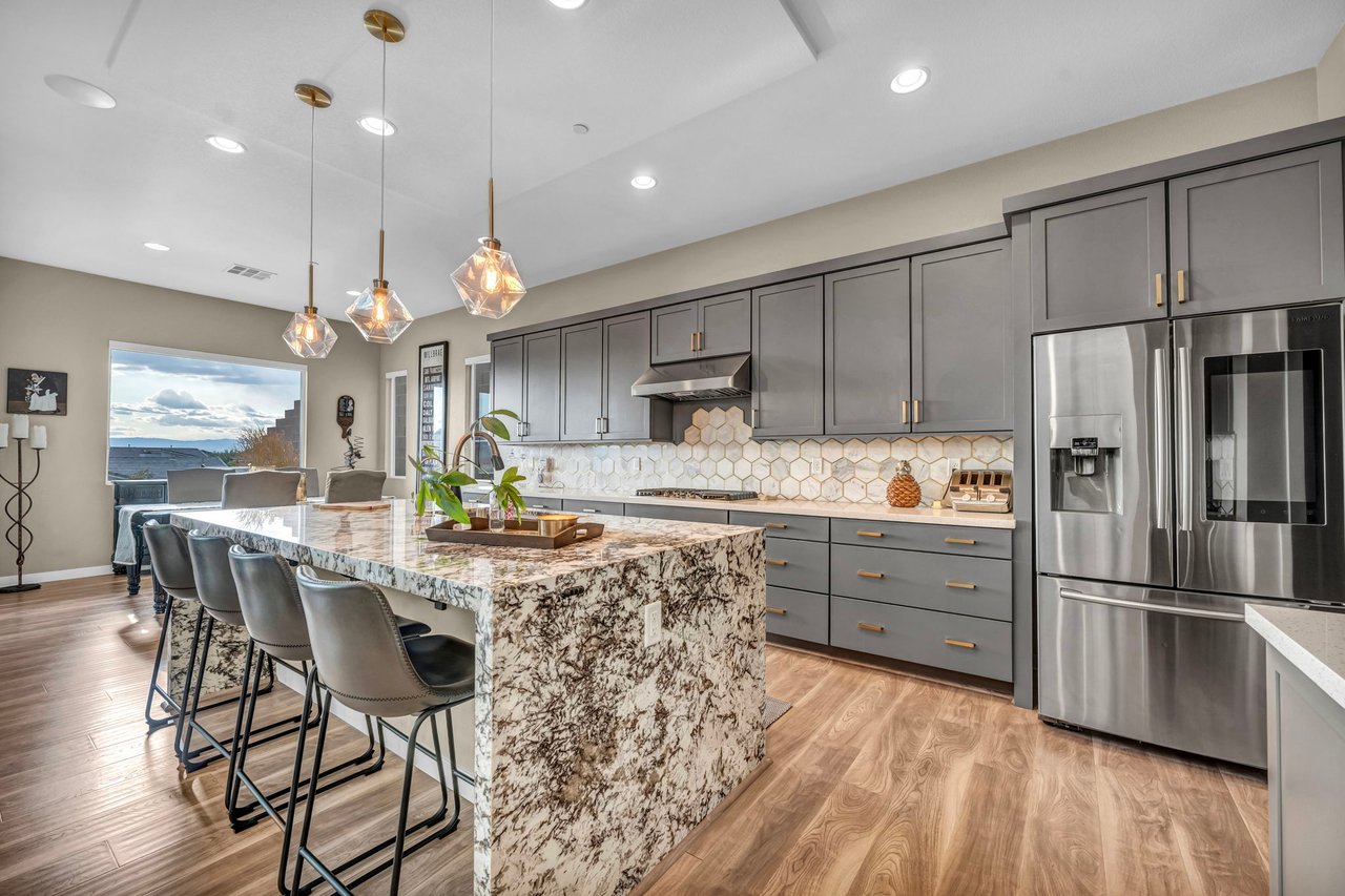  Lake Las Vegas Luxury on the Move: New Communities & a Stunning Listing in The Peaks