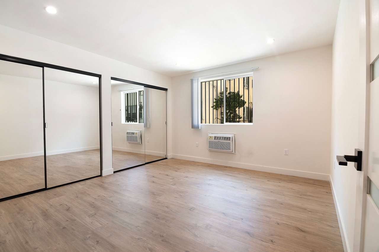 166 3/4 S Sycamore Ave | ADU