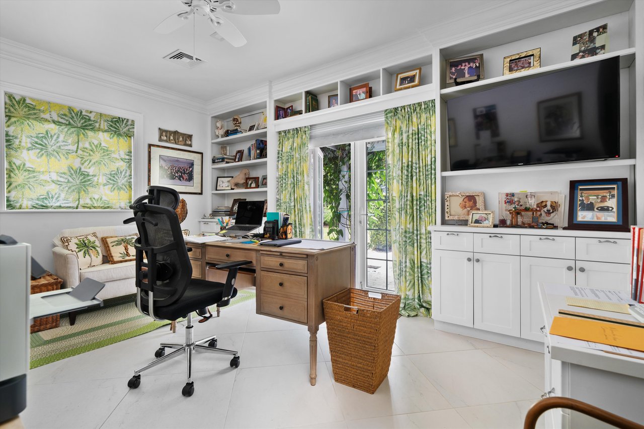 Little Southern Comfort in Lyford Cay