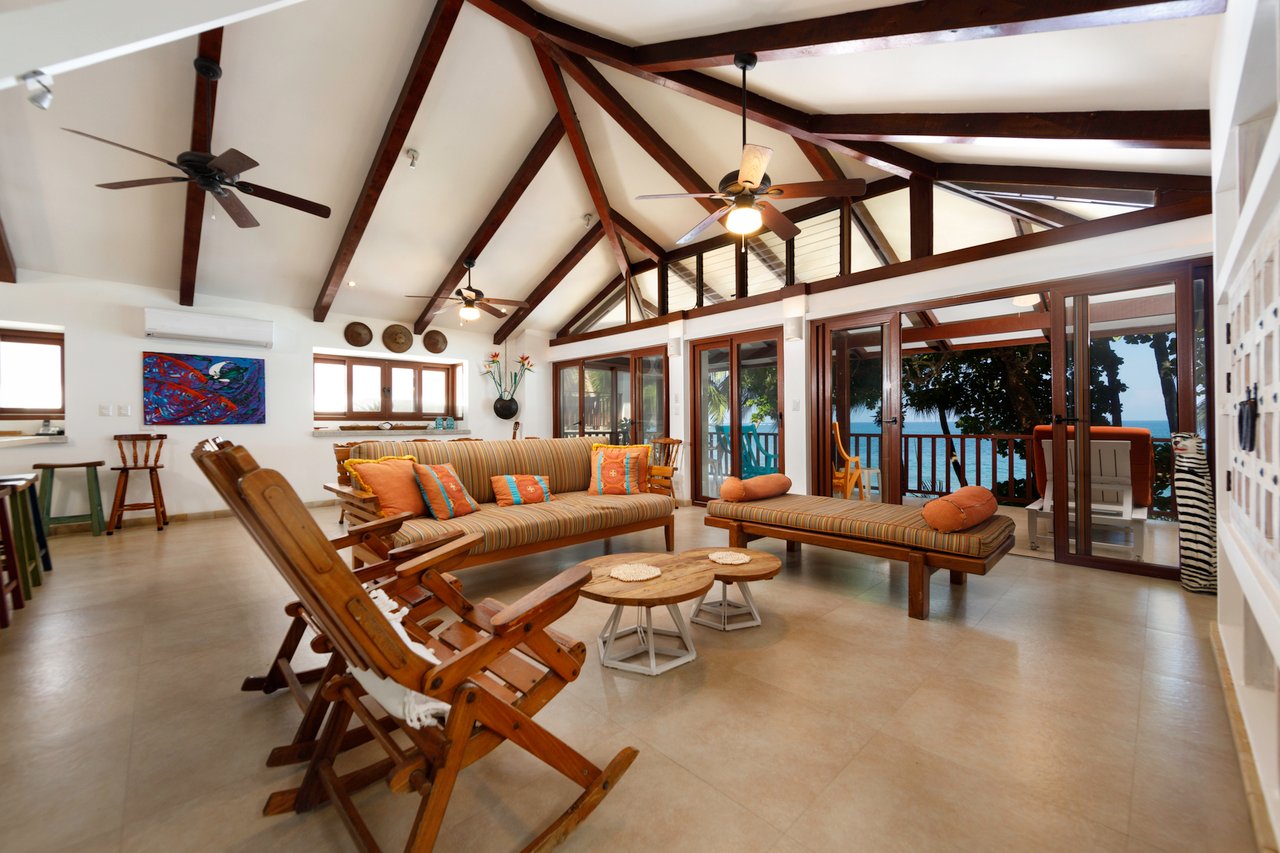 Beachfront Surf Villa, Jaco, Puntarenas