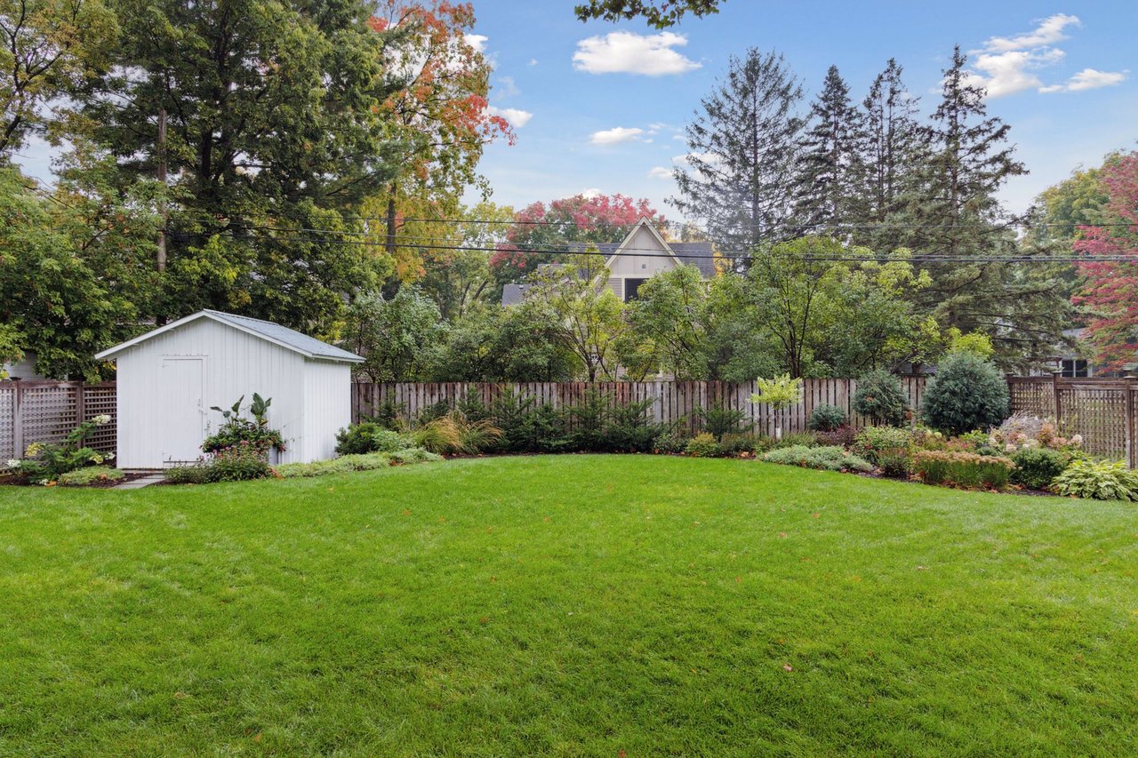 630 Gardner Street E, Wayzata